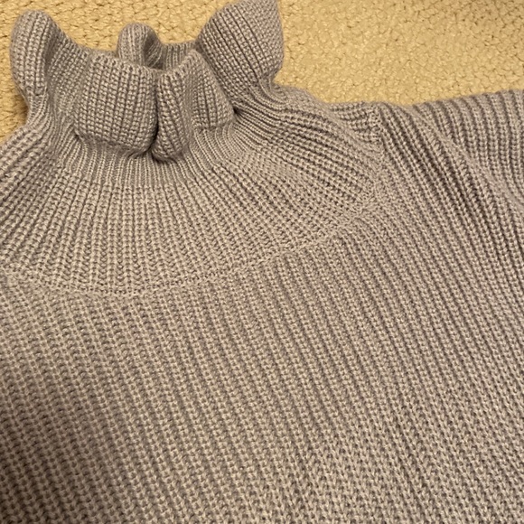 Unique Grey-Blue Cropped Sweater - Picture 2 of 3